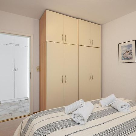 Galatea Apartments - Town Centre With Free Parking Baška Voda Exteriör bild