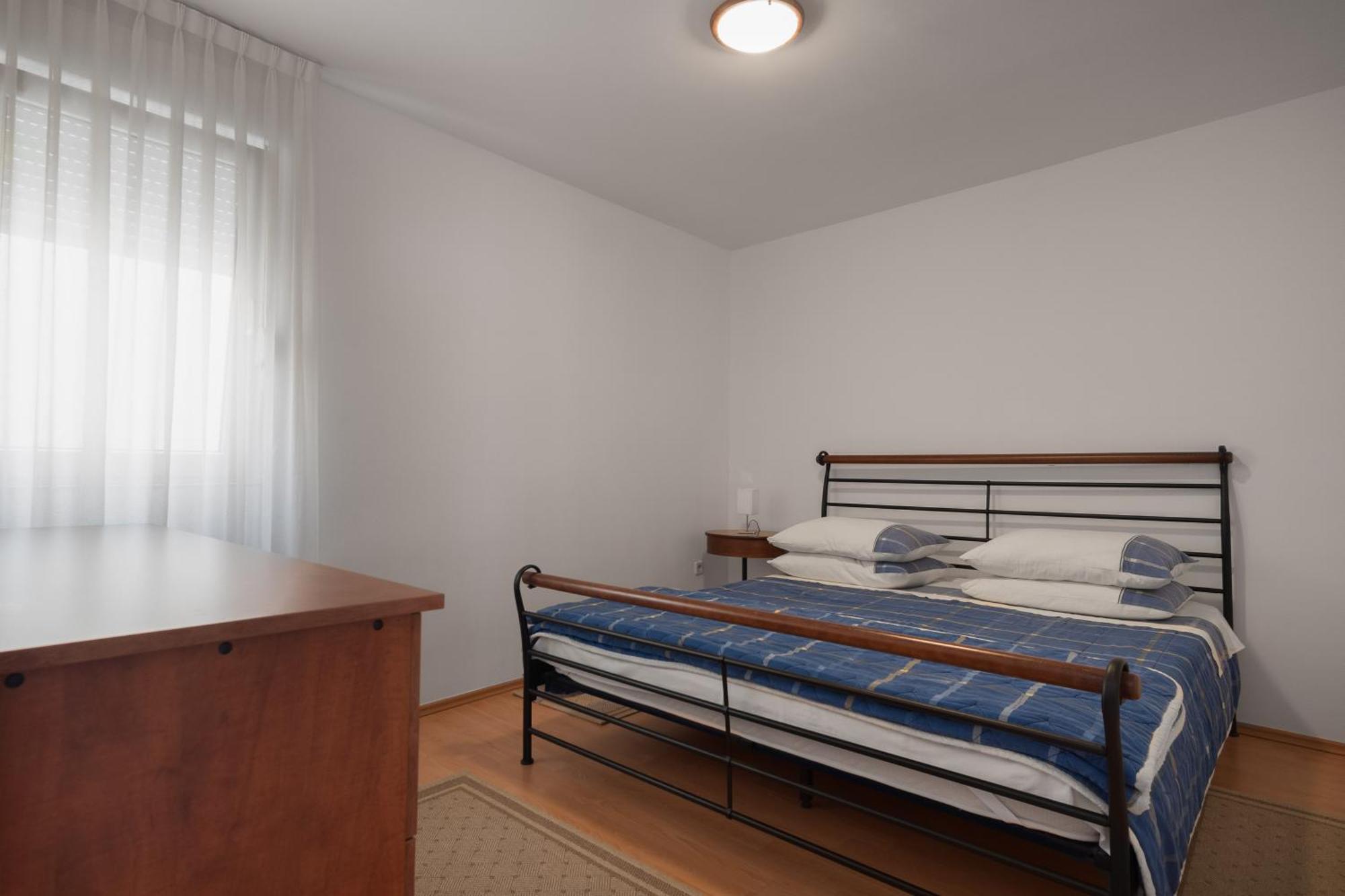 Galatea Apartments - Town Centre With Free Parking Baška Voda Exteriör bild