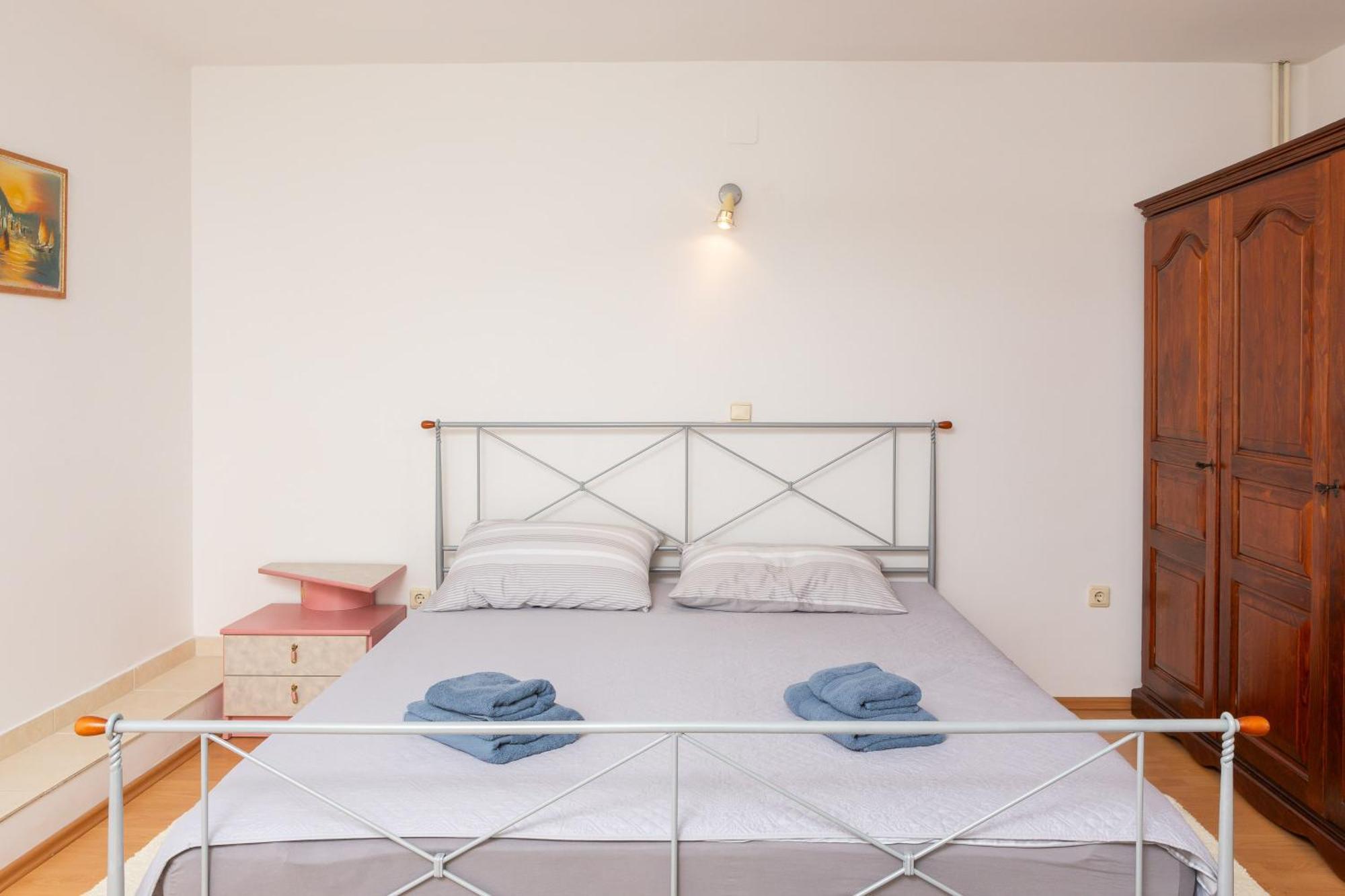 Galatea Apartments - Town Centre With Free Parking Baška Voda Exteriör bild