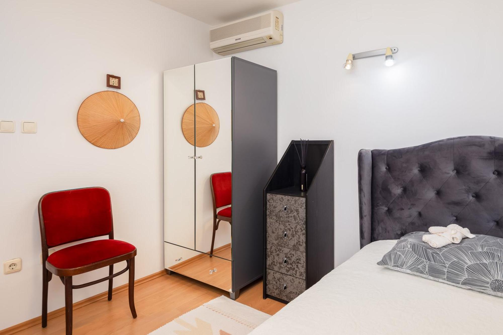 Galatea Apartments - Town Centre With Free Parking Baška Voda Exteriör bild