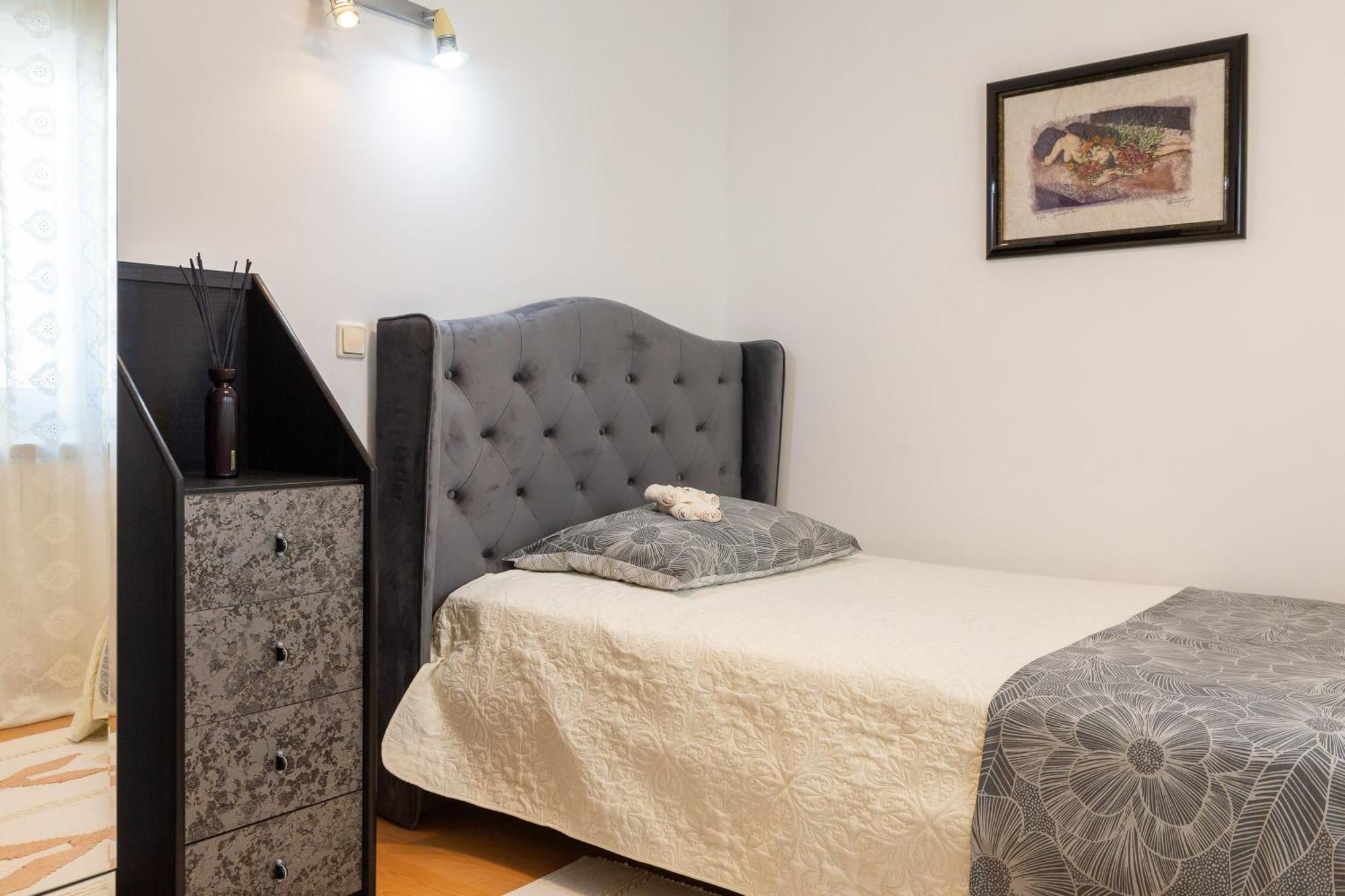 Galatea Apartments - Town Centre With Free Parking Baška Voda Exteriör bild
