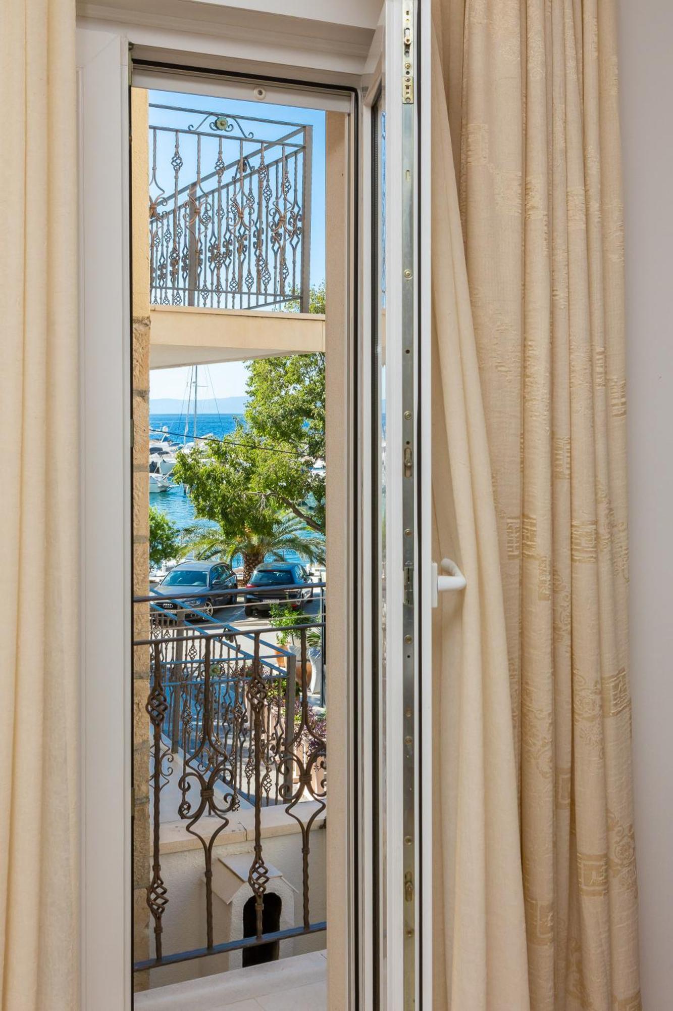 Galatea Apartments - Town Centre With Free Parking Baška Voda Exteriör bild
