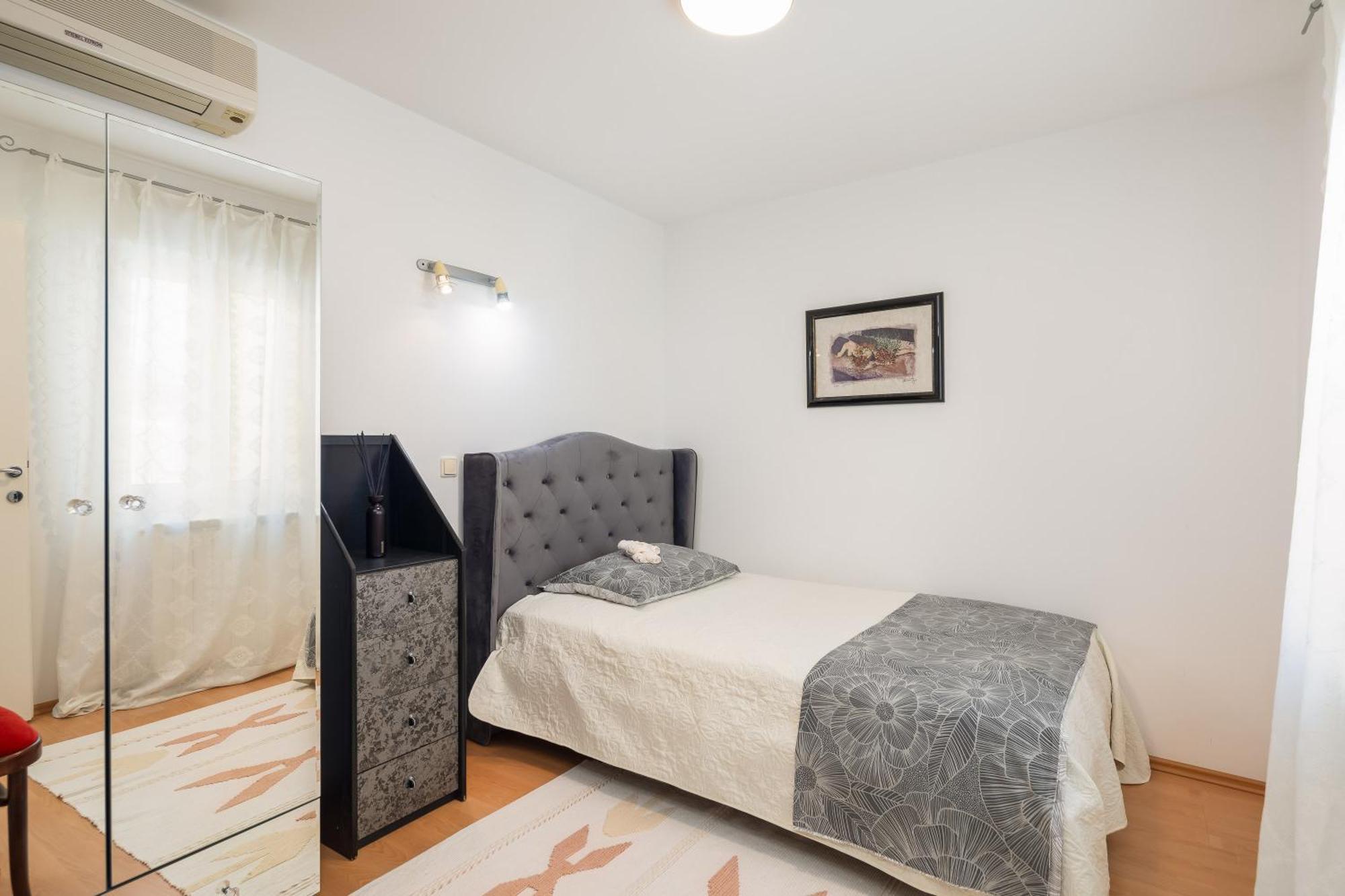 Galatea Apartments - Town Centre With Free Parking Baška Voda Exteriör bild