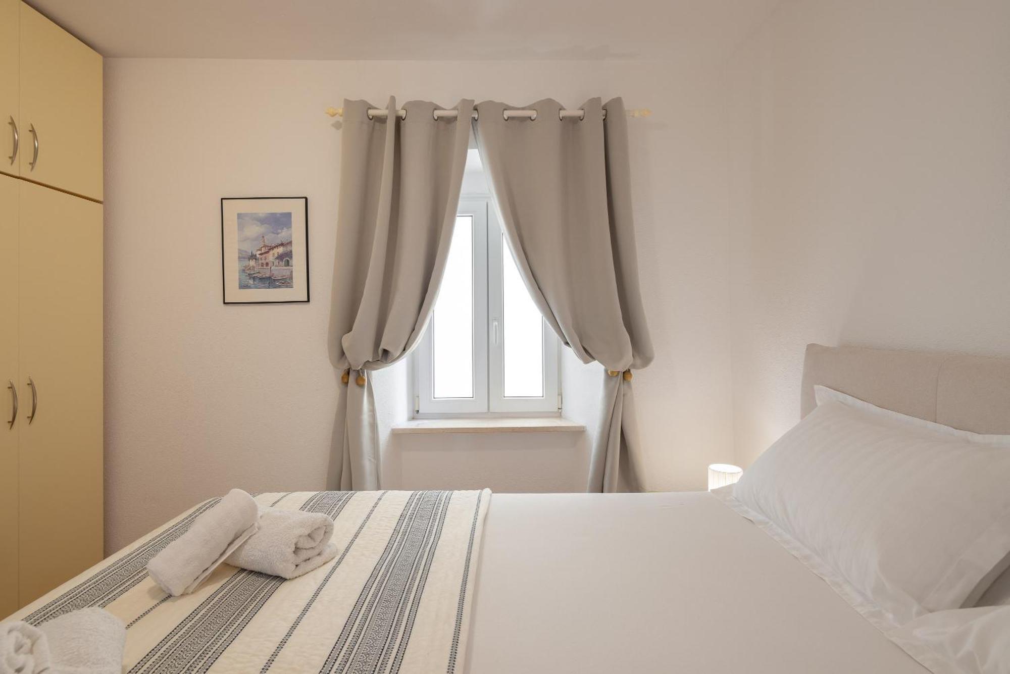 Galatea Apartments - Town Centre With Free Parking Baška Voda Exteriör bild