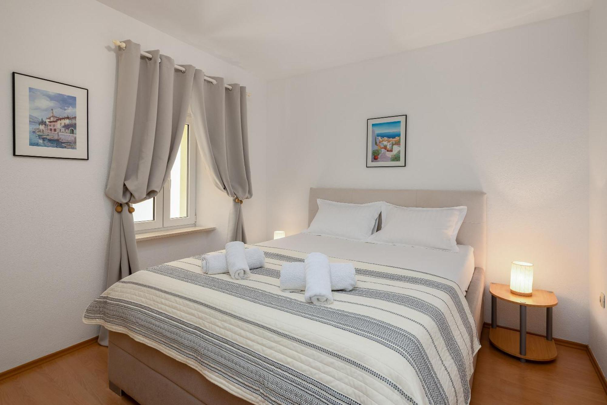 Galatea Apartments - Town Centre With Free Parking Baška Voda Exteriör bild