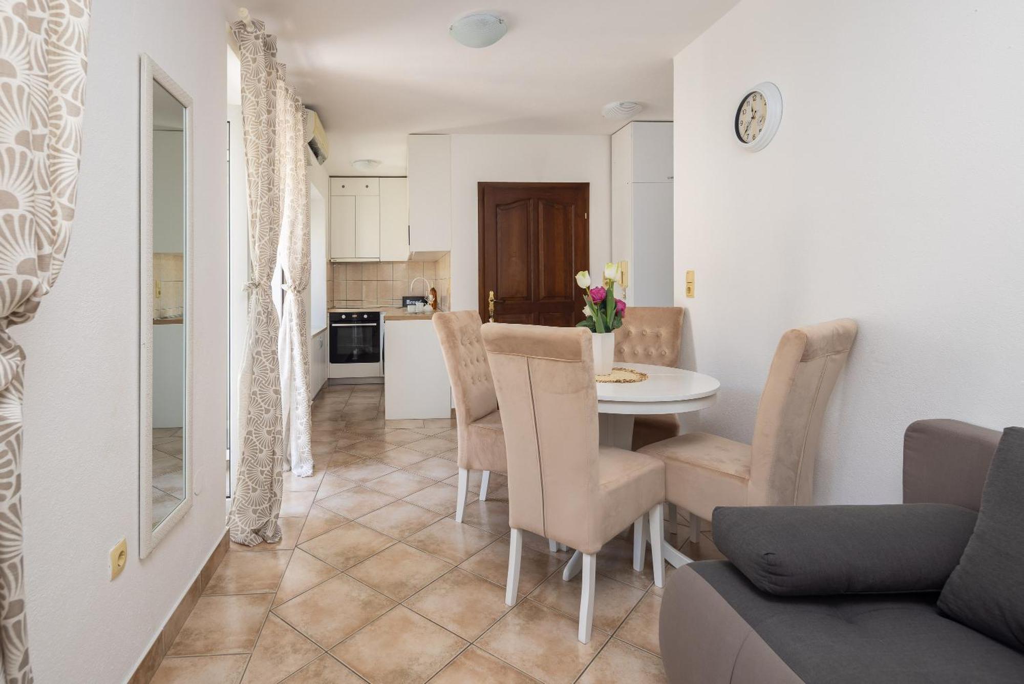 Galatea Apartments - Town Centre With Free Parking Baška Voda Exteriör bild